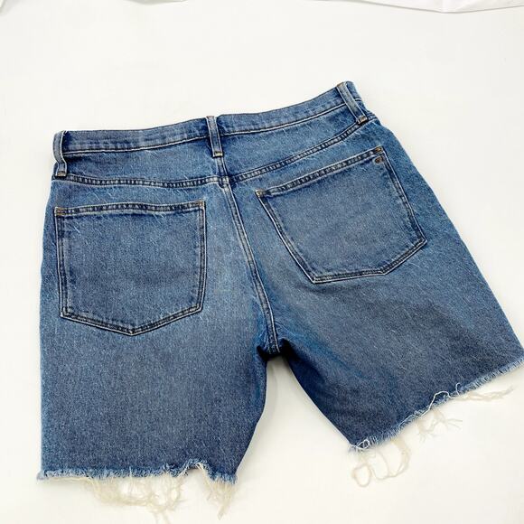 Madewell High-Rise Mid-Length Denim Shorts in Bingley Wash: TENCEL Denim Edition - Picture 4 of 8